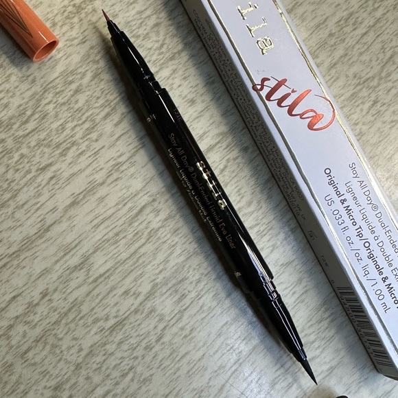 stila Stay All Day Dual-Ended Liquid Eye Liner- Intense black/Mai Tai (Japan) - Picture 8 of 10
